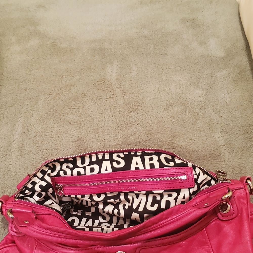 Marc Jacobs Fuchsia color handbag - Picture 5 of 6